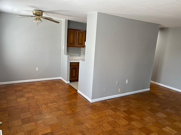 4th image of 461 New Milford Ave #11