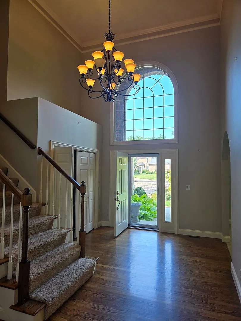 Huge Home - Almost 5,500 sf — Photo 4