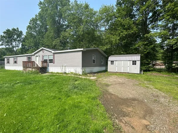 8735 Colonial Ln, Linesville, PA 16424