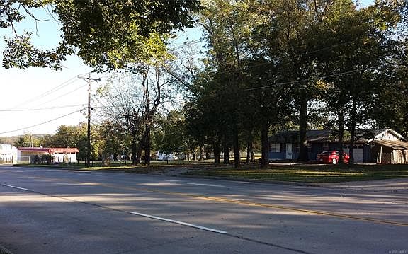 2nd image of 701 E Will Rogers Blvd