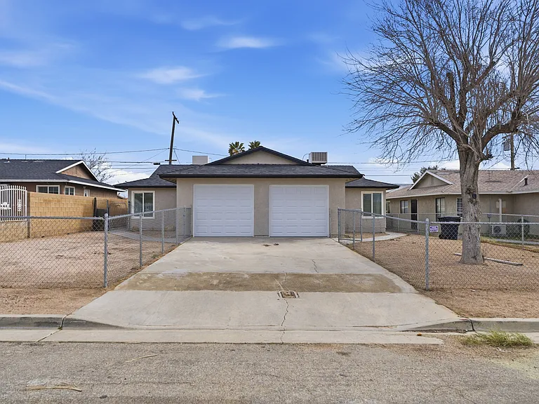15922 Koch St #A — Photo 1