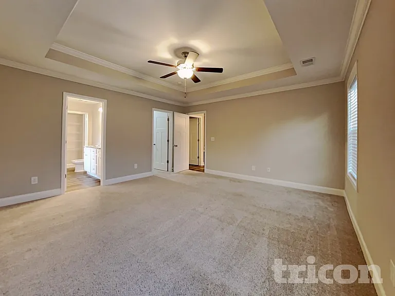 228 Hallmark Cir — Photo 7