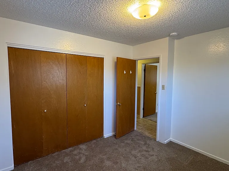 649 Marshall St #B — Photo 29
