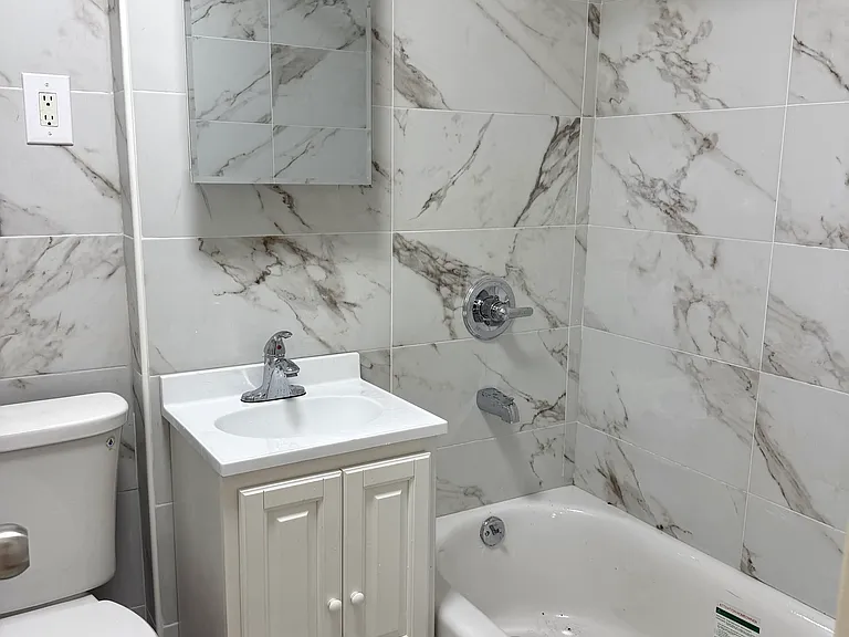 52-21 Roosevelt Ave #2R — Photo 2
