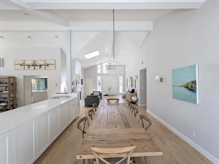 1525 Kensington Cir — Photo 4