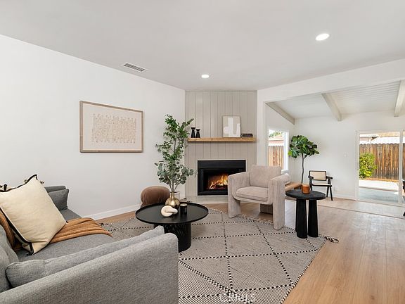 4th image of 6644 Bothwell Rd