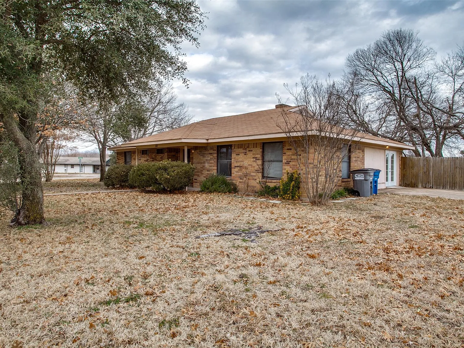 4 bed, 1812 sqft, $2,000 — Photo 1
