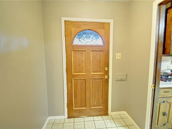 2nd image of 6104 Costen Ln