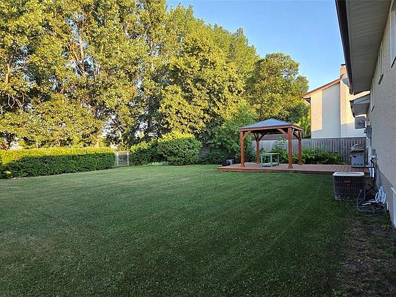 5th image of 219 Parkside Dr