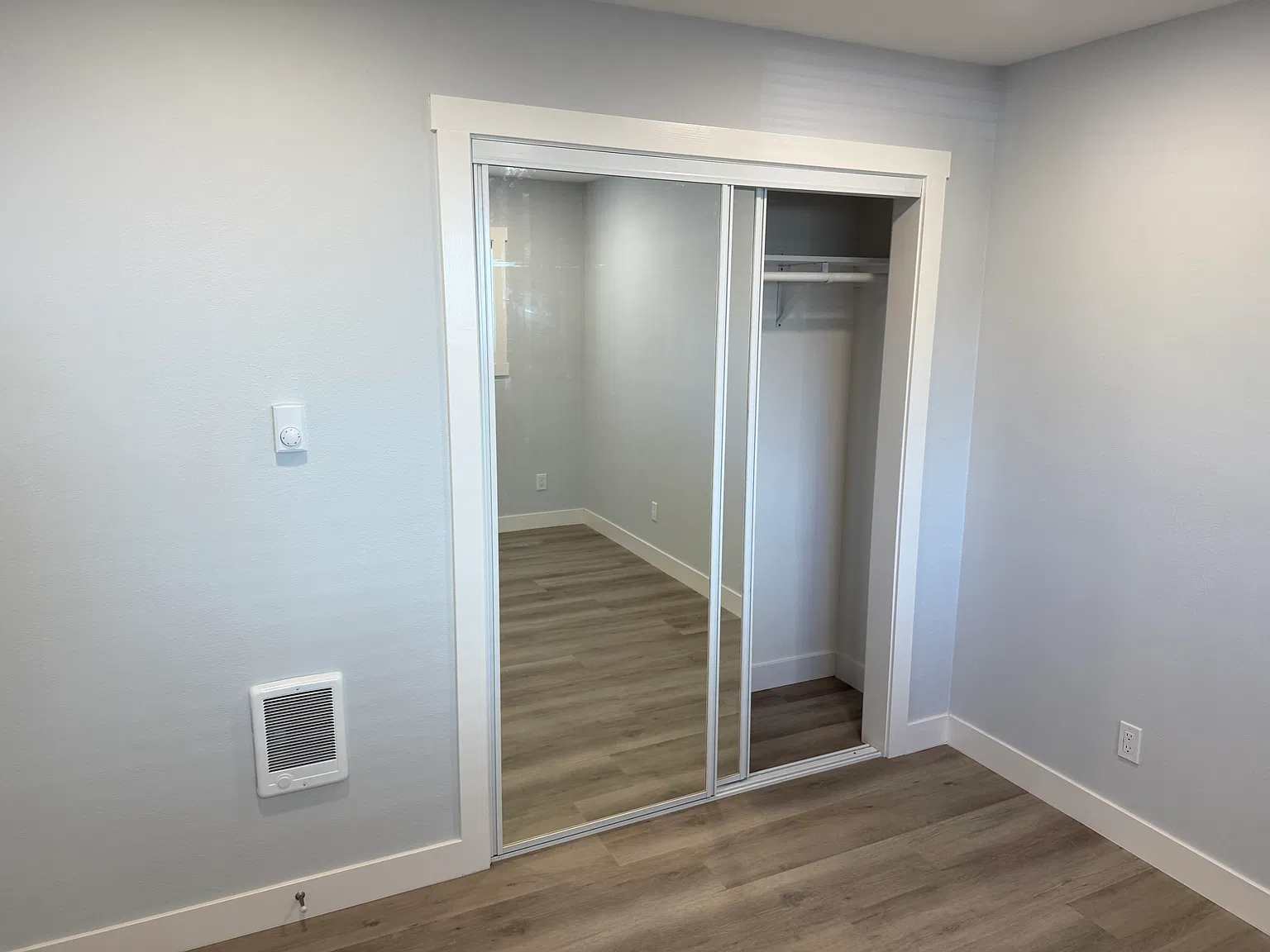2 bed, 900 sqft, $3,495 — Photo 4