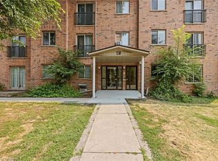 28 Victoria Ave N #104, Hamilton, ON L8L5E1