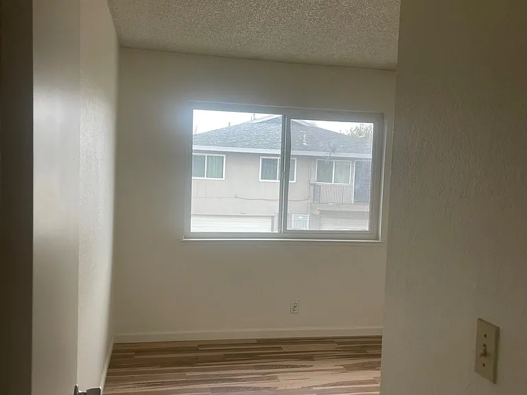 4425 La Cresta Way — Photo 10