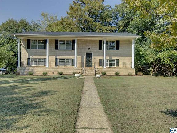 3rd image of 5630 Woodridge Dr
