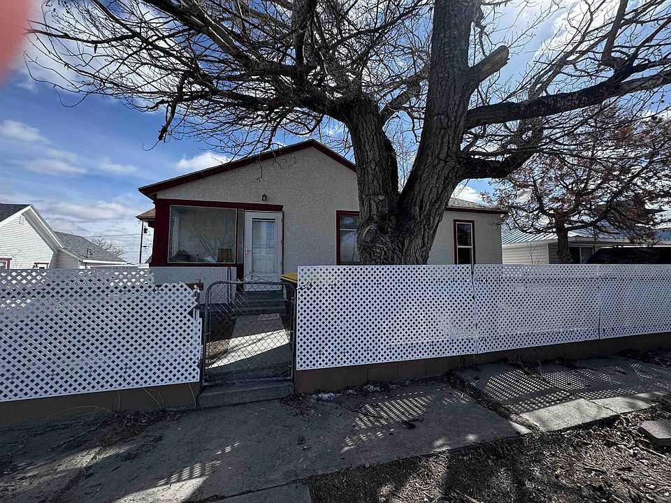 1st image of 208 E Pine St