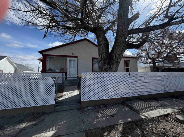 208 E Pine St, Rawlins, WY 82301