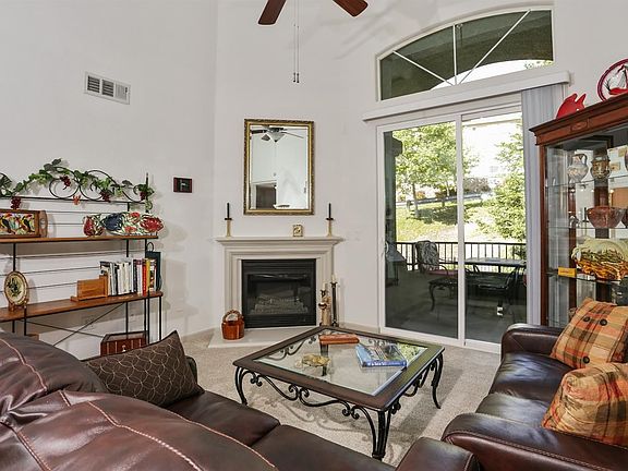 2nd image of 2230 Valley View Pkwy Unit 924