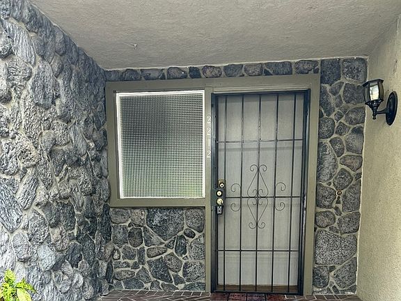 2nd image of 2212 E Alaska St #1