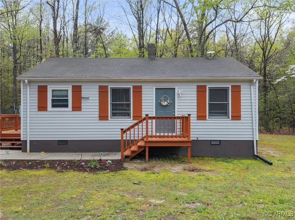 4112 Old Shore Rd, Blackstone, VA 23824