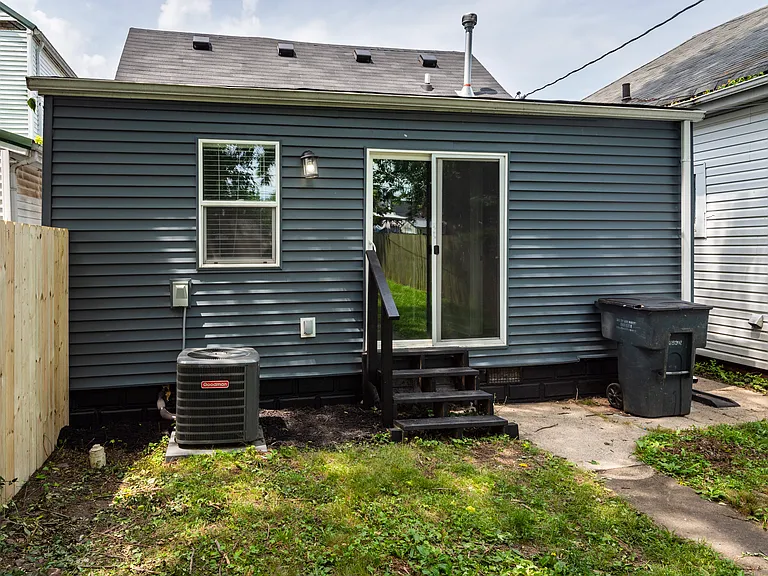 1408 Culbertson Ave — Photo 7