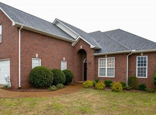 1131 Flat Stone Dr, Gallatin, TN 37066