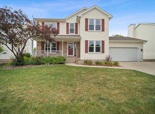 3111 Copper Creek Rd, Bloomington, IL 61704