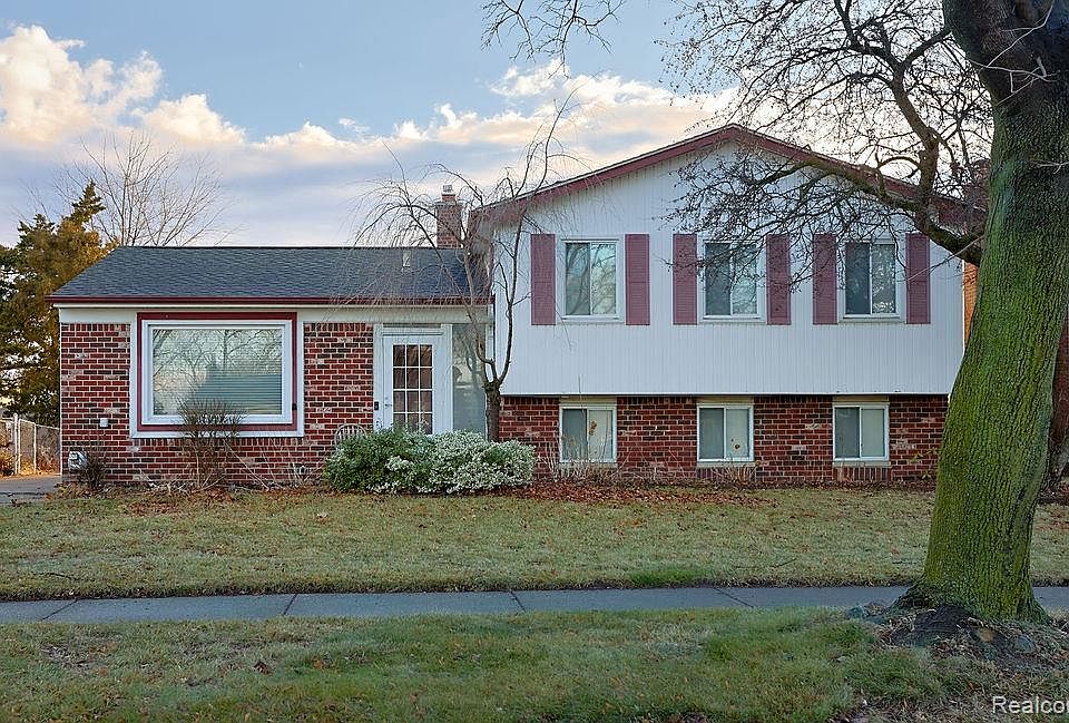 1st image of 43428 Hartwick Dr