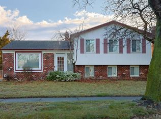 43428 Hartwick Dr, Sterling Heights, MI 48313