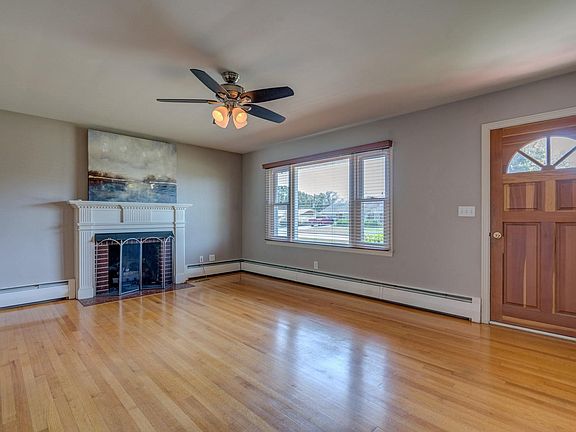 4th image of 427 Cameron Dr
