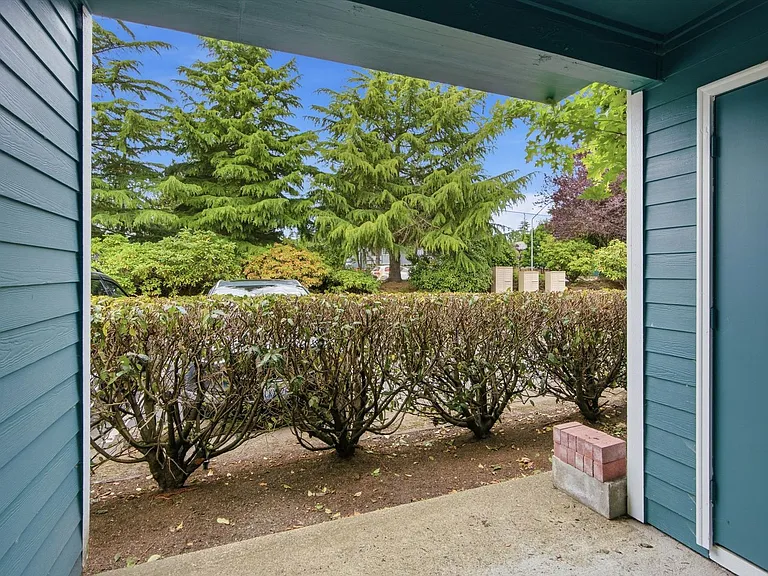16419 Spruce Way #F3 — Photo 6