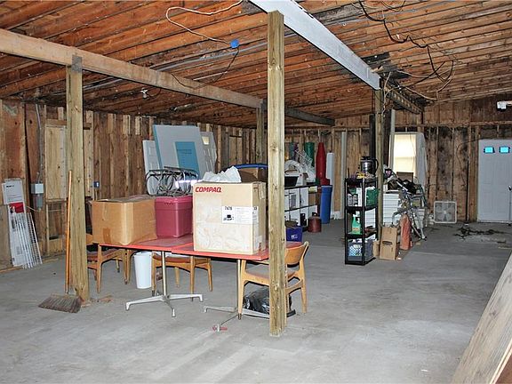 3rd image of 8 Lake Road East Frk