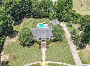 2135 Historical Village Dr, Arab, AL 35016