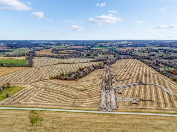 5B Meadow Ln, Raymore, MO 64083