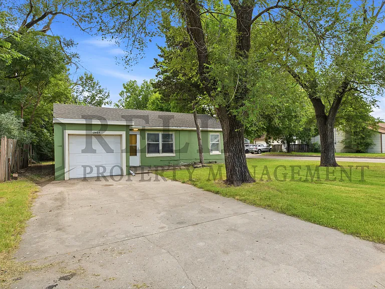 2464 S Washington Ave — Photo 4