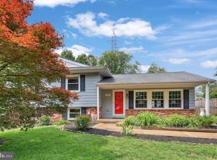 702 Williamsburg Rd, Sterling, VA 20164