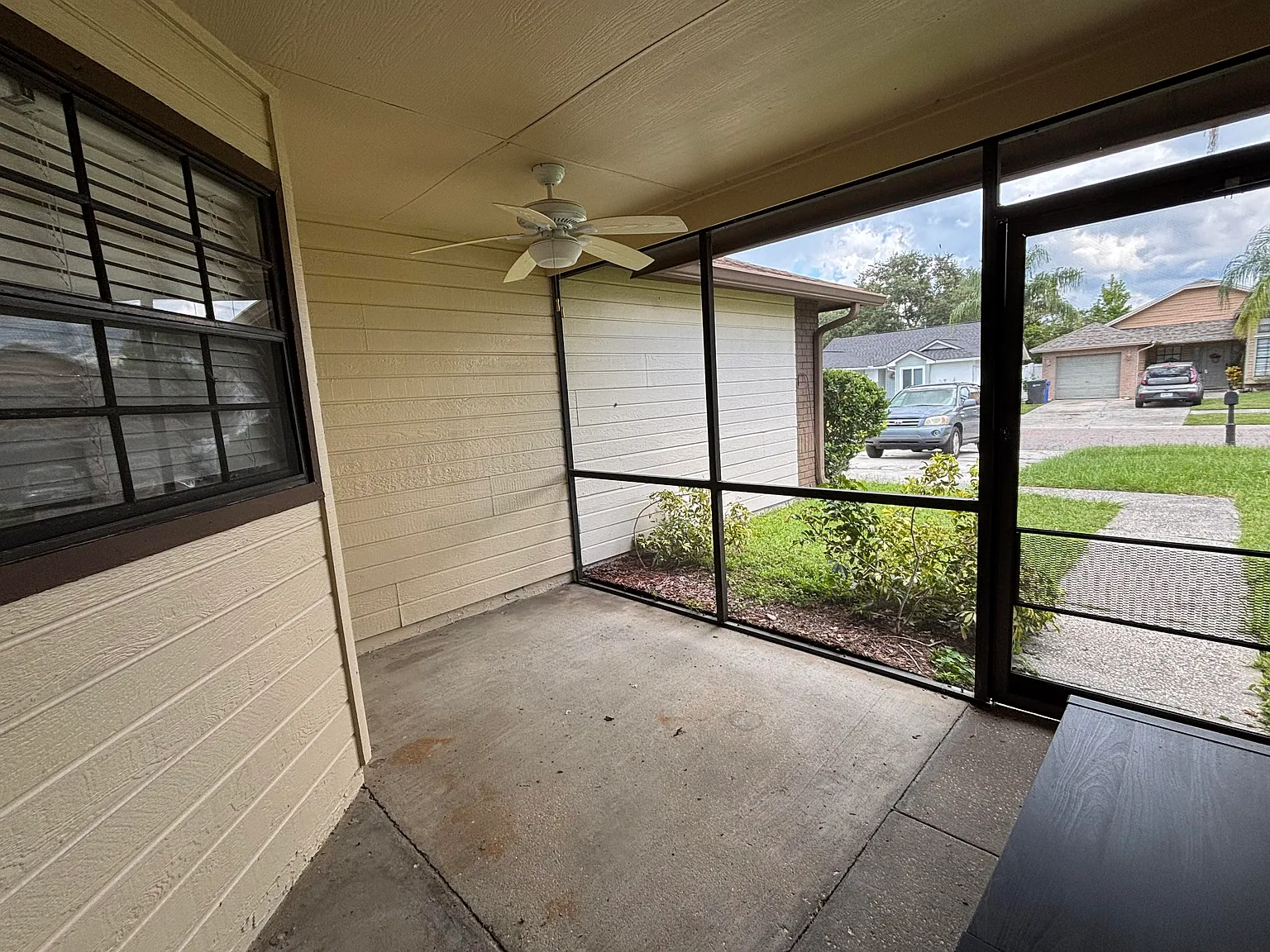 3 bed, 1271 sqft, $2,100 — Photo 2