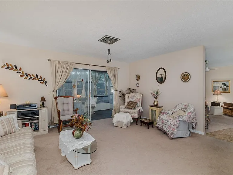 8015 San Fernando Dr — Photo 10