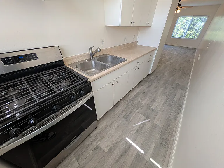 11752 Coldbrook Ave #C — Photo 5