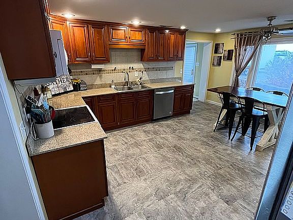 4th image of 1046 Schaufelberger Blvd