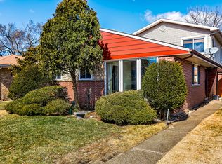 5020 Wright Ter, Skokie, IL 60077