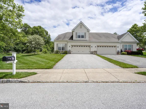704 McDowell Ln, West Grove, PA 19390