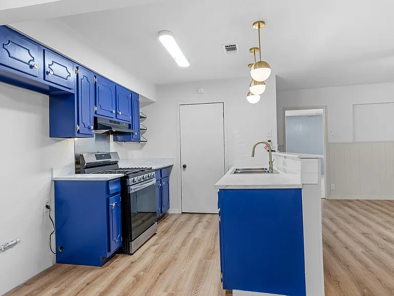 420 Alicia Ave — Photo 6
