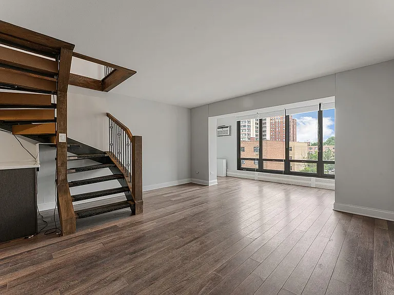 The Duplex Tower — Photo 32