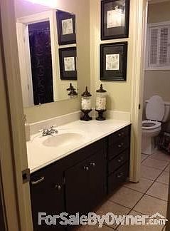 Kitchen
						:
						Graniet counter top, with stainless steel appliances