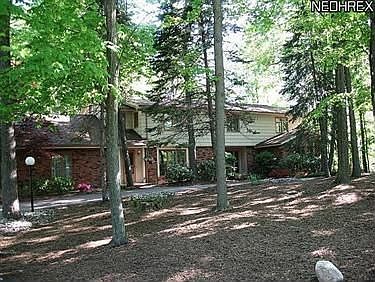 2nd image of 4 Hunting Hollow Dr