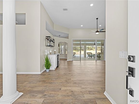 3rd image of 2257 W Harewood Pl