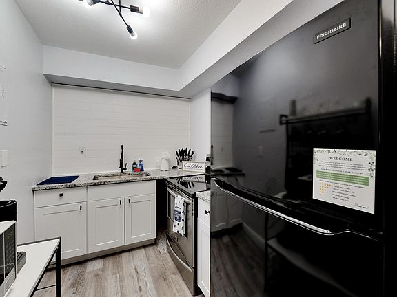 4th image of 4511 W McElroy Ave #1