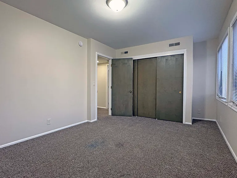 4903 California St #6 — Photo 6