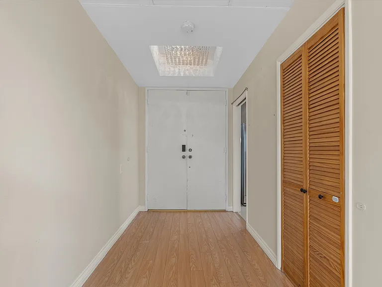 2175 S Beverly Glen Blvd #406 — Photo 7