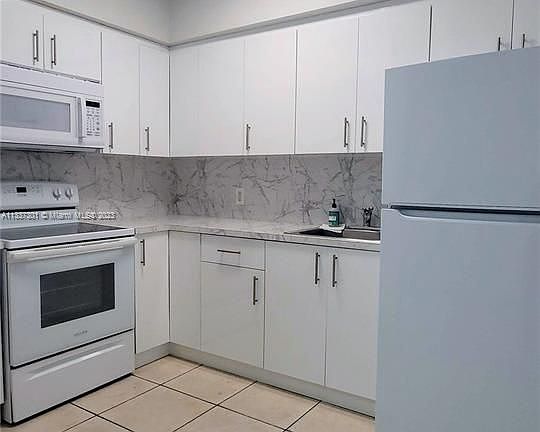 3rd image of 2035 SW 13th Ct #2035