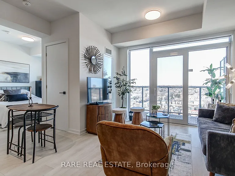 1285 Dupont St #1305 — Photo 17